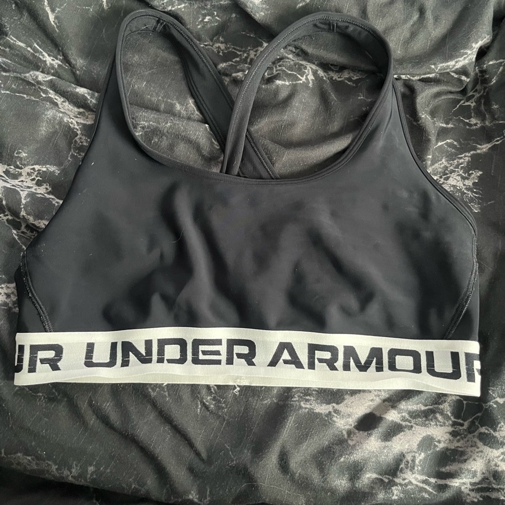 Under Armour Women's Black Sports Bra without padding